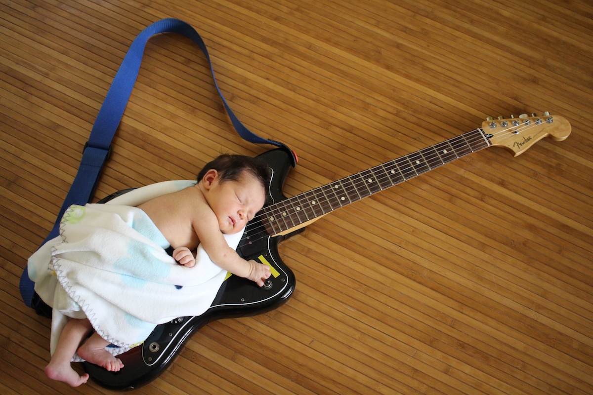 newborn-guitarra 01