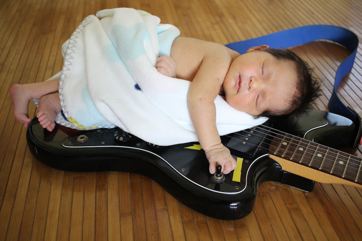 newborn-guitarra 03