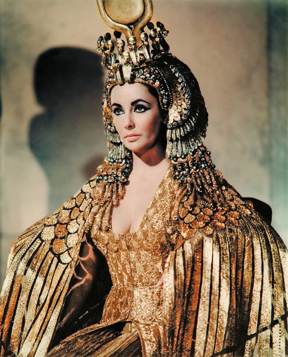 Cleópatra interpretada por Elizabeth Taylor (1963)